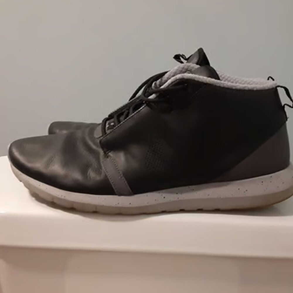 Nike Black and Gray Athletic Chukka Shoes